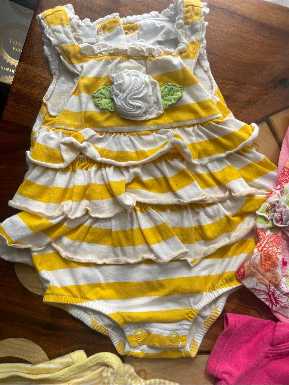 9 piece lot of spring / summer clothes for 0 - 3 month old baby girl